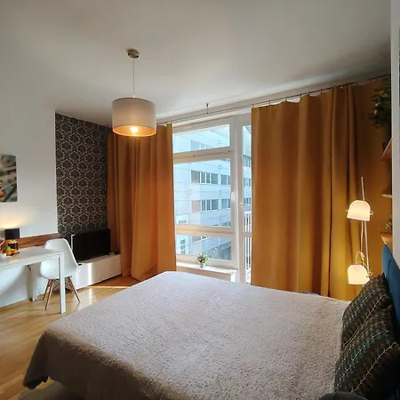 M Centrum View 公寓 华沙